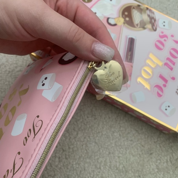 Too faced makeup - Picture 3 of 5